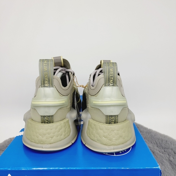 New Adidas NMD R1 V3 Feather Grey Sandy Beige Women's Running Shoes Size 7 - Picture 7 of 8